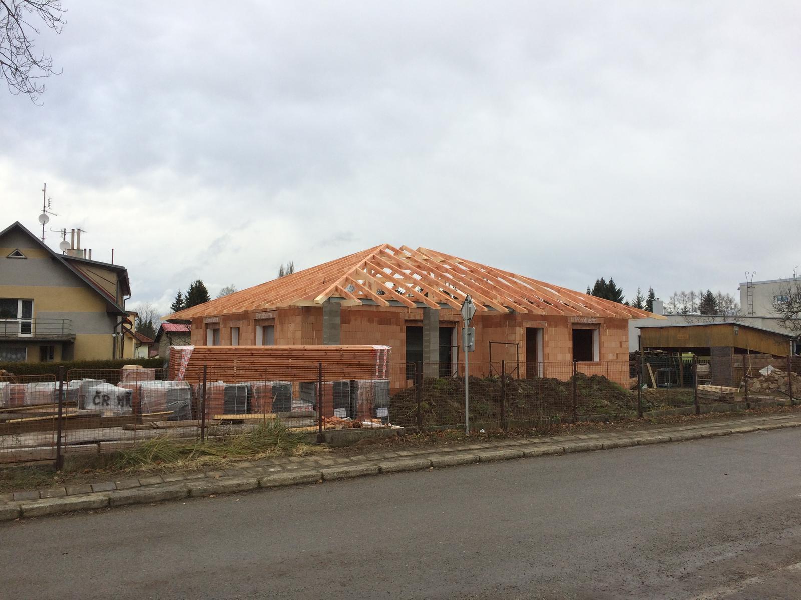 Stavíme si náš sen - Prosinec 2017 - začínáme střechu