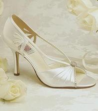 TAK tieto topanky budem mat urcite :) su prekrasne saten a swarovskeho kamienky to je proste nadherneeeeeeee