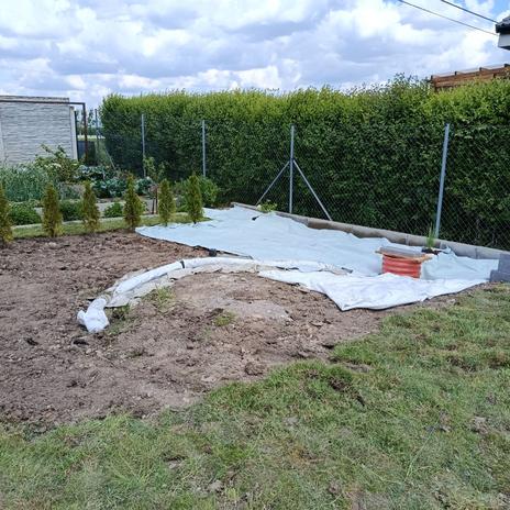 Drenáž, ohniště a rovnání zahrady